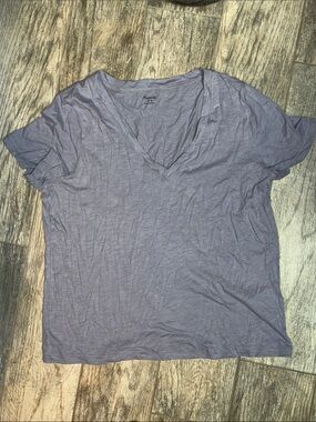 Everyday V-Neck Tee - Lavender